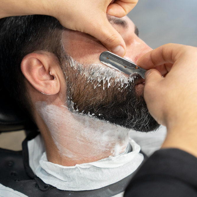 Arreglo y diseño de barba en oliva