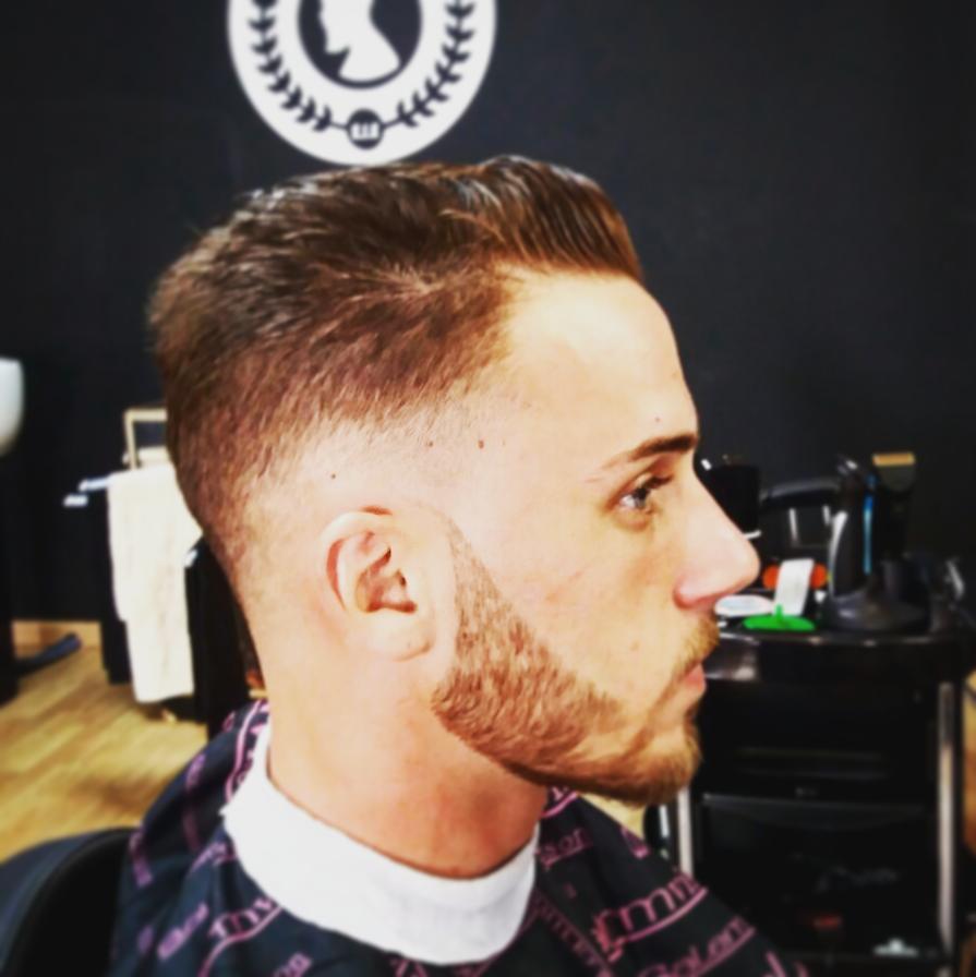 corte clasico degradado peluqueria oliva